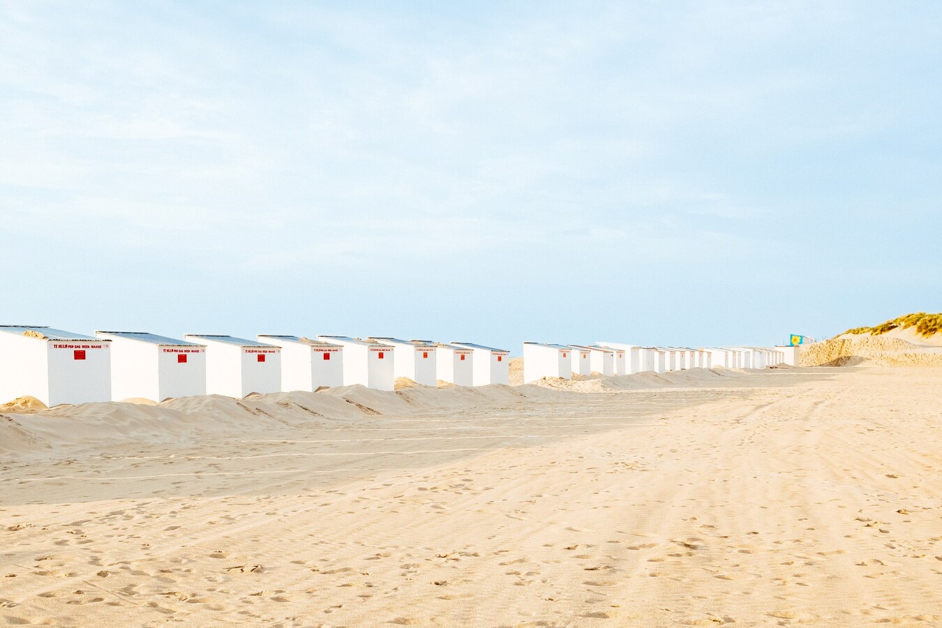 Appartement de 2 chambres enti&#232;rement r&#233;nov&#233; avec vue lat&#233;rale sur la mer 