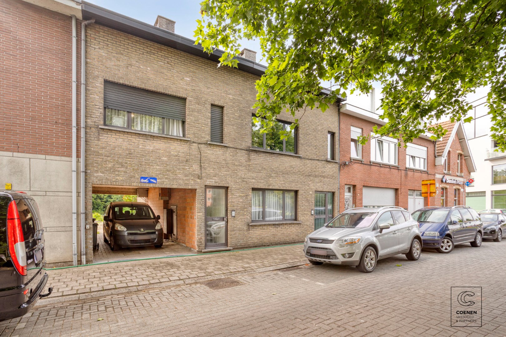 Ruime stadswoning van 177 m&#178; met 4 slaapkamers in het centrum van Hoogstraten! 