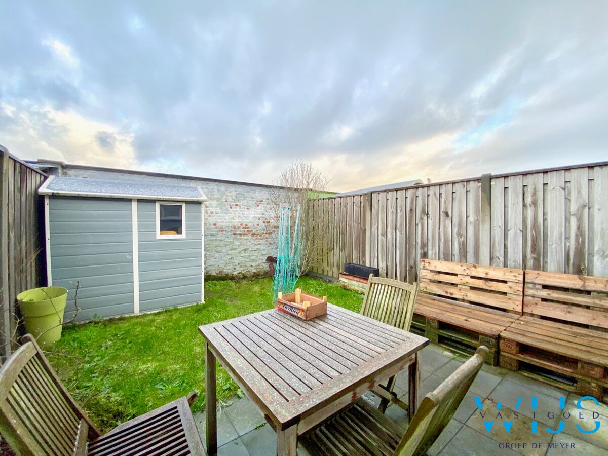Instapklaar woonhuis met 1 slaapkamer en tuin te Kluizen ! 