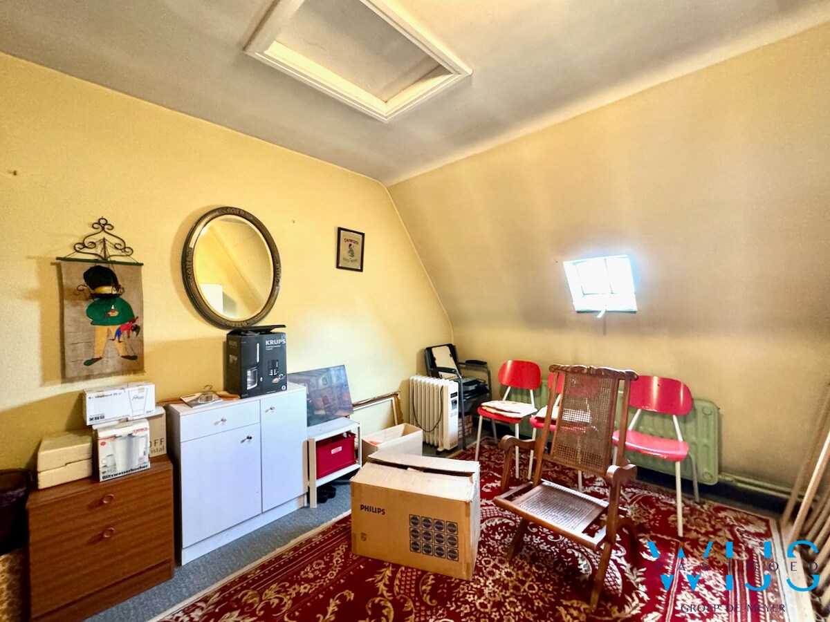 Woonhuis op een perceel van 3.848 m&#178; te Sleidinge ! 
