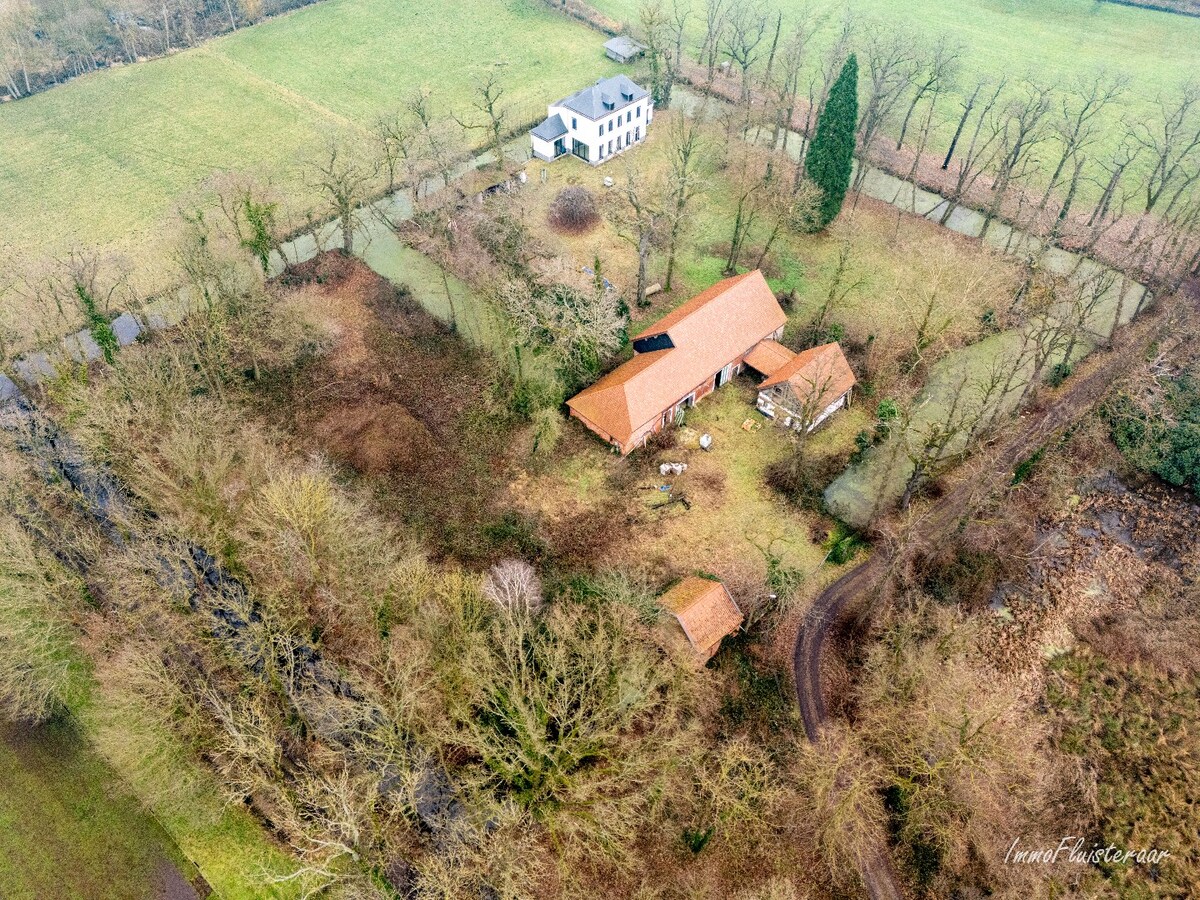 Uniek casco landhuis op een idyllische  locatie op ca. 8,26 ha te Diest 