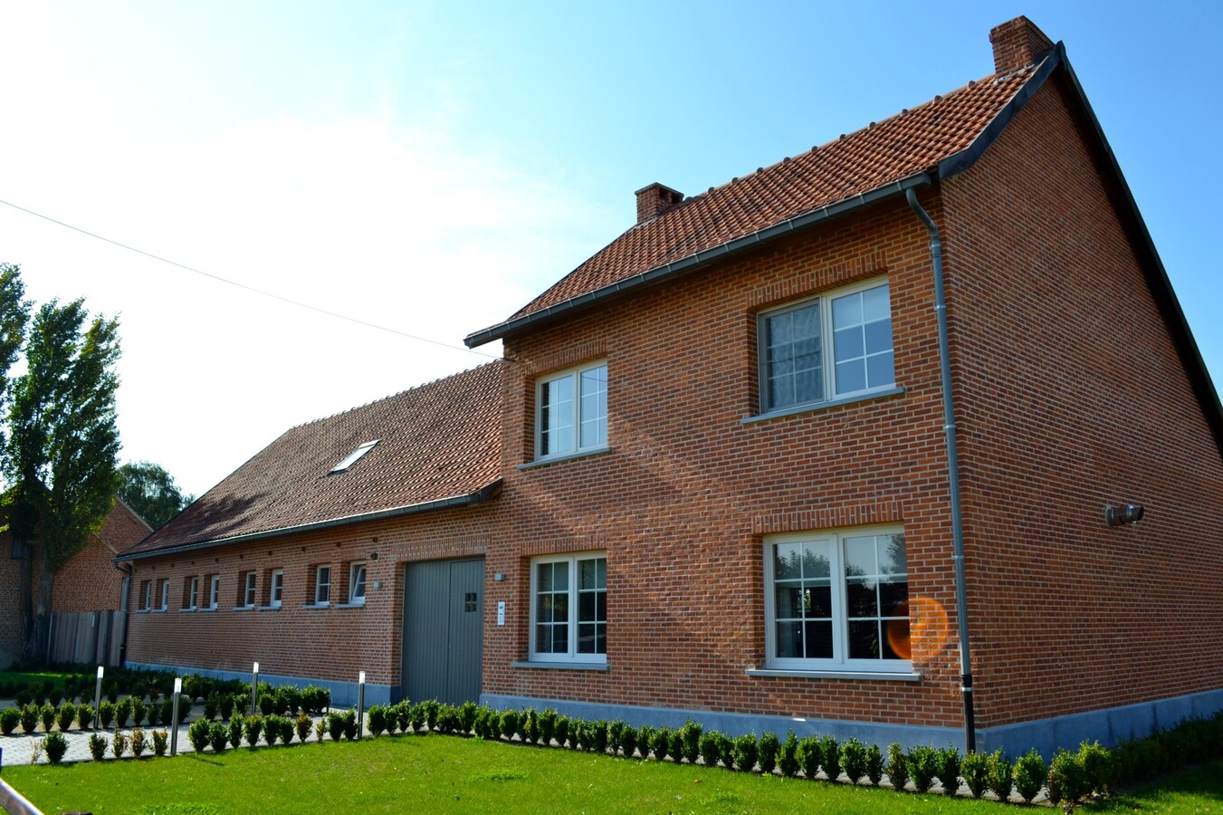 Gerenoveerde hoeve met stallen op ca. 2663m2 te Morkhoven  met huur /aankoop extra weide 