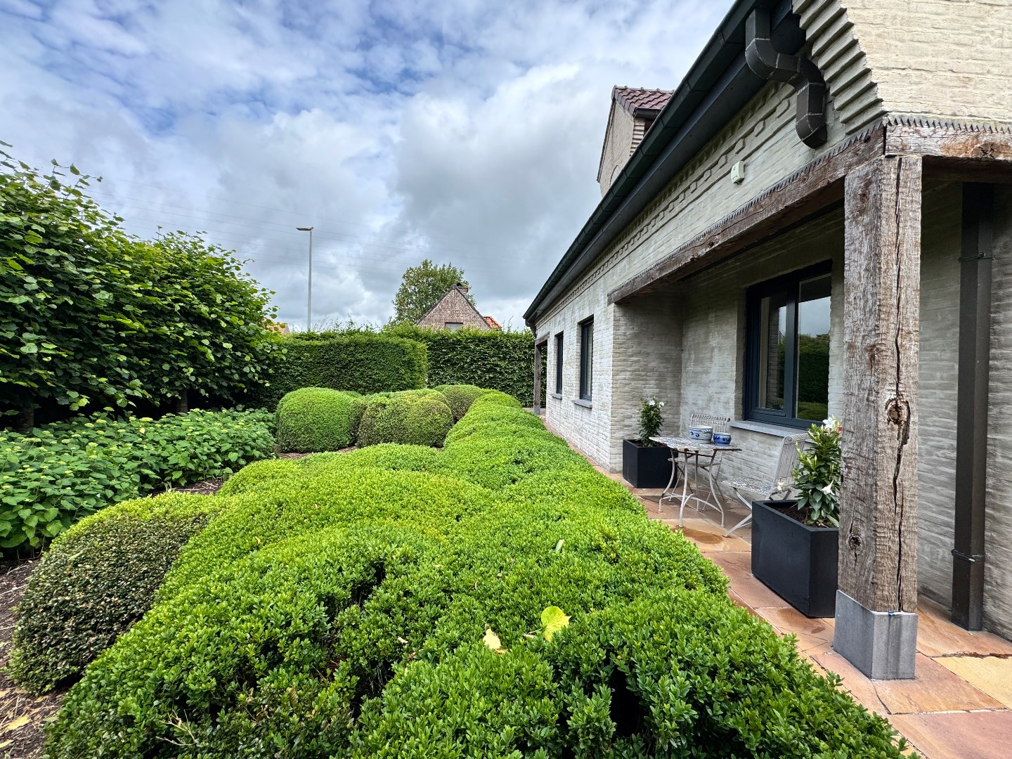 Landelijk gelegen villa met ruime tuin in Grammene. 