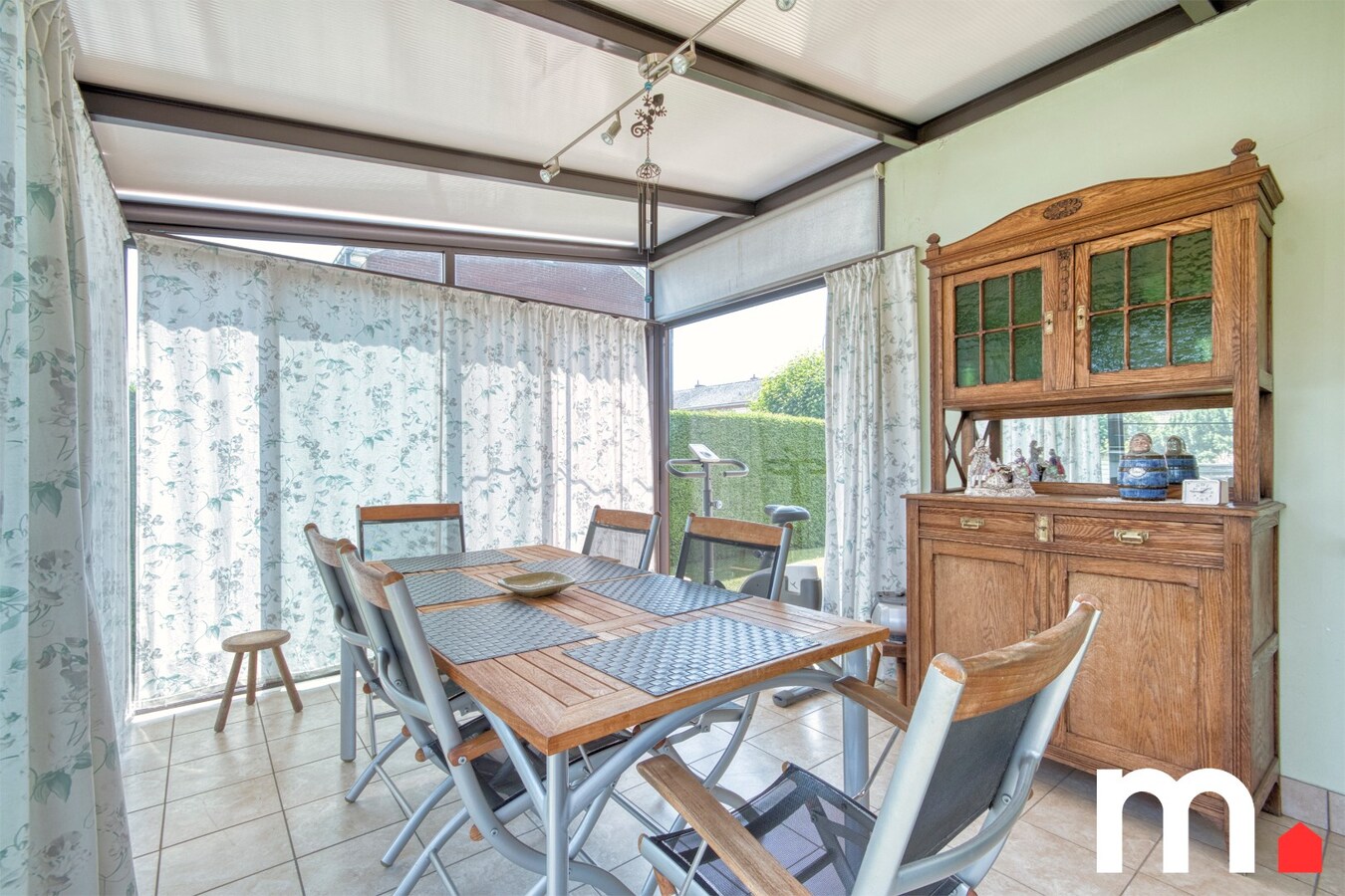Halfopen kloeke woning met 3 slaapkamers en zonnige tuin in Heule. ! 