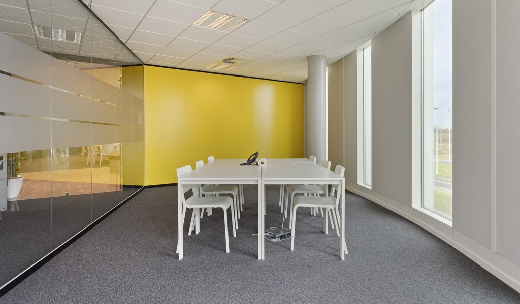 Kantoren met dienstverlening in Planet Business Center aan The Loop in Gent