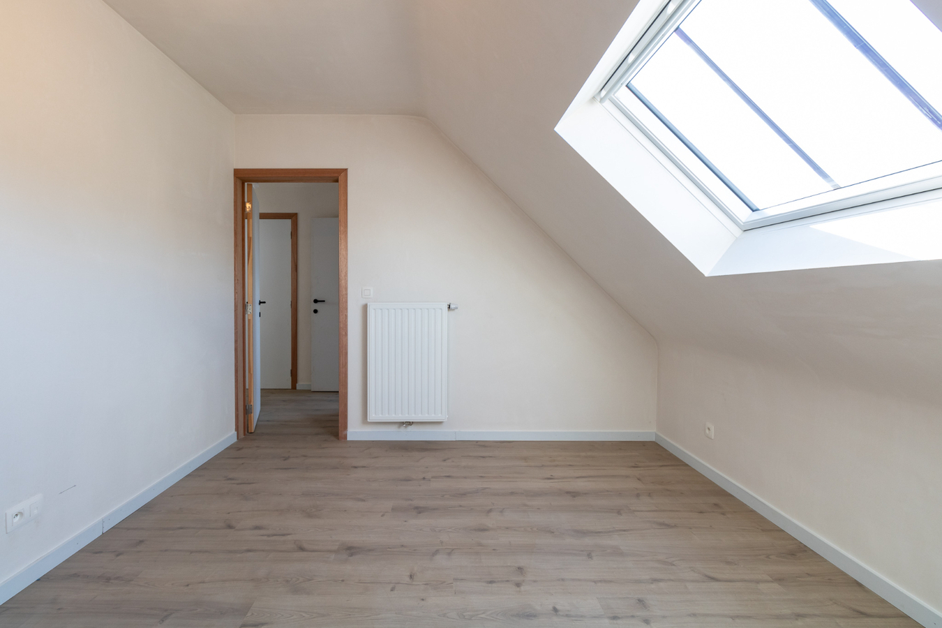 Gerenoveerde gezinswoning met 4 slaapkamers te Koekelare 