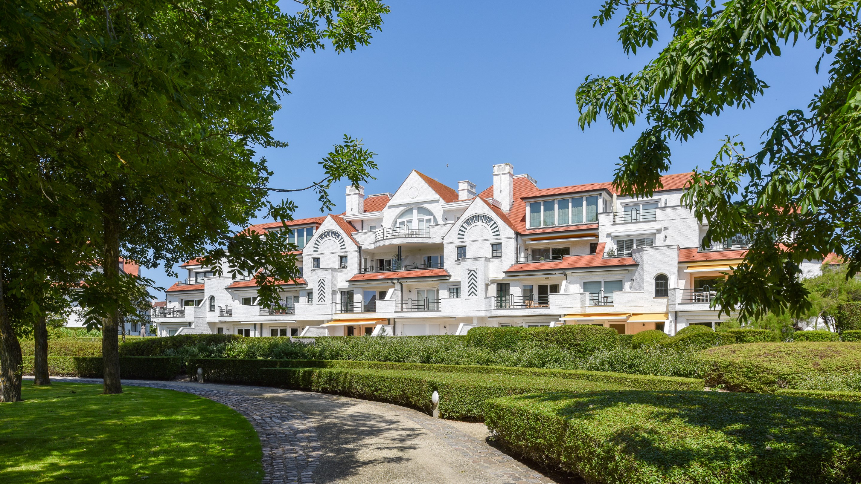 Prachtig gerenoveerd appartement op een topligging in het zoute vlakbij het strand en de zee. 