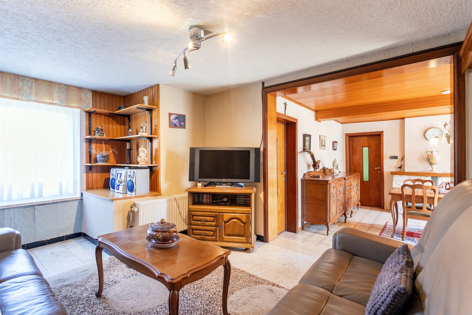 Maison &#224; r&#233;nover avec 3 chambres, entrep&#244;t et prairie sur 59a dans le cadre verdoyant de Pepingen. 