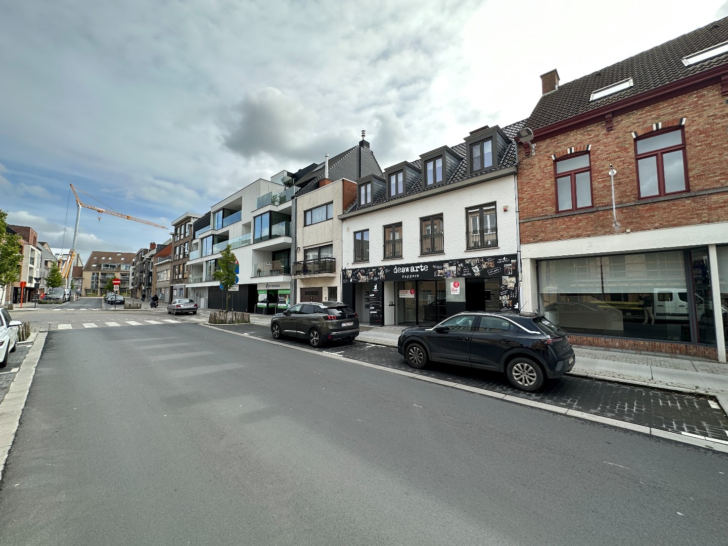 Winkel - kantoor - handelsruimte, instapklaar, (300 m&#178;), met parking, Torhout 