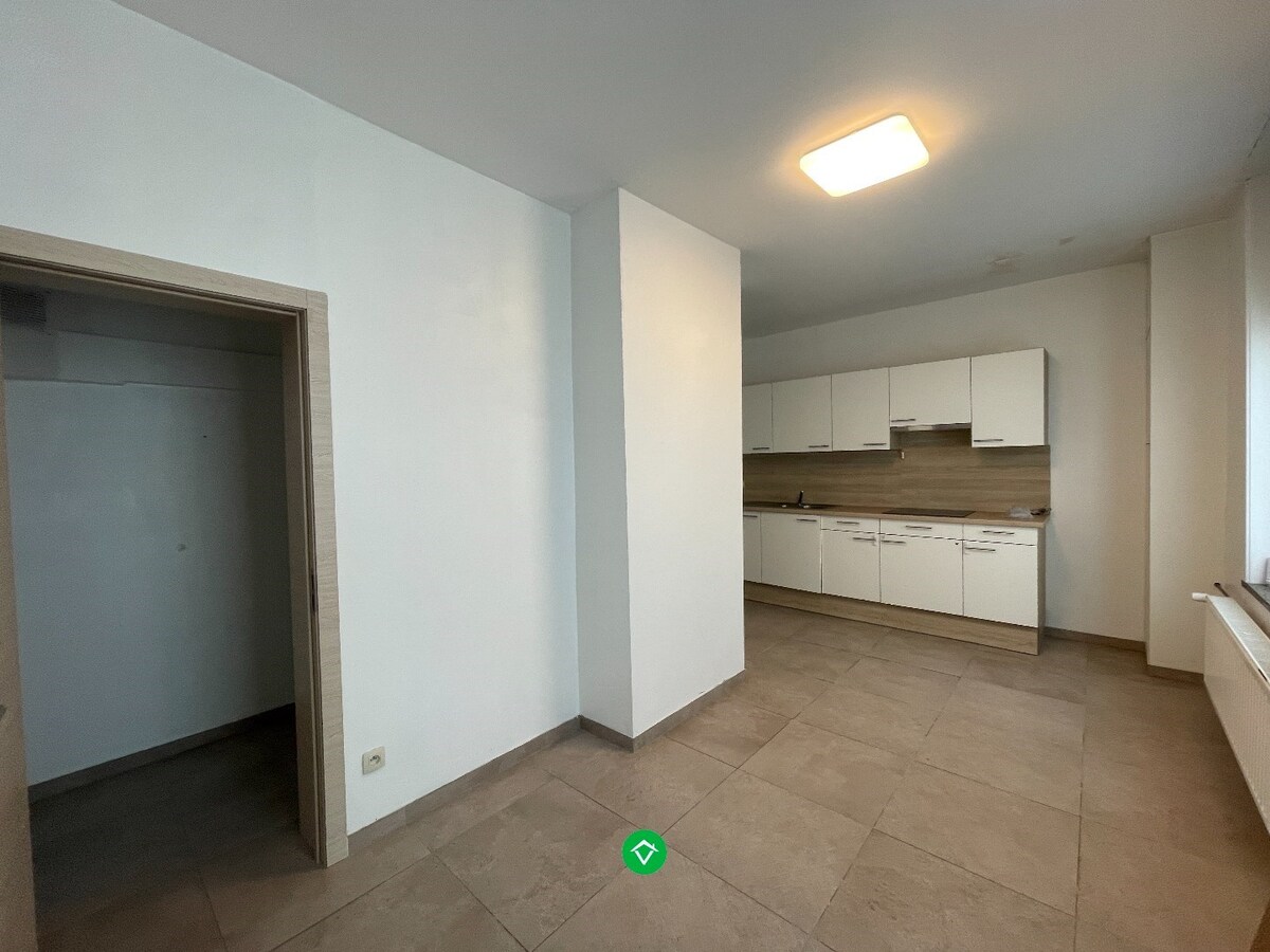 Hoekwoning met 2 slaapkamers te centrum Roeselare 