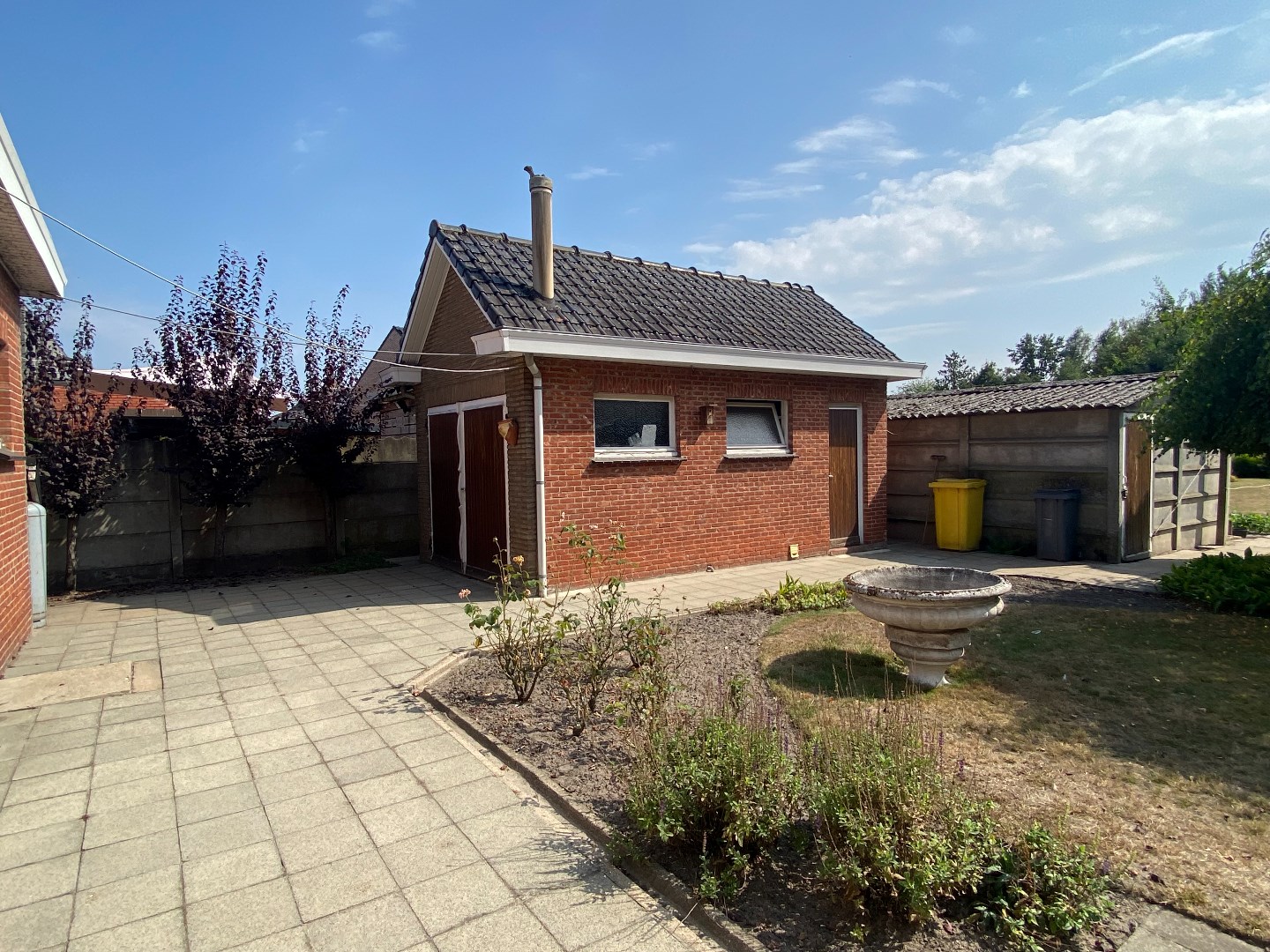 Vrijstaande woning op een perceel van 11 are 55 ca te Geel. 