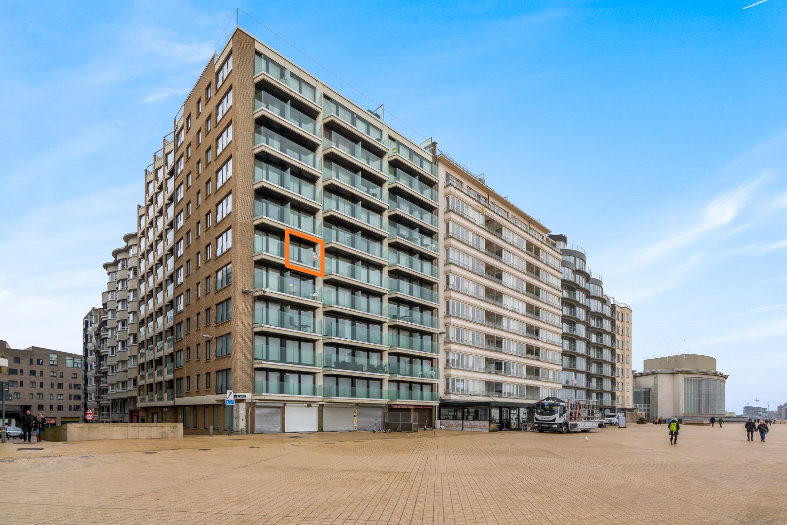 STUDIO AVEC VUE FRONTALE SUR MER ET TERRASSE  – SITUATION UNIQUE 