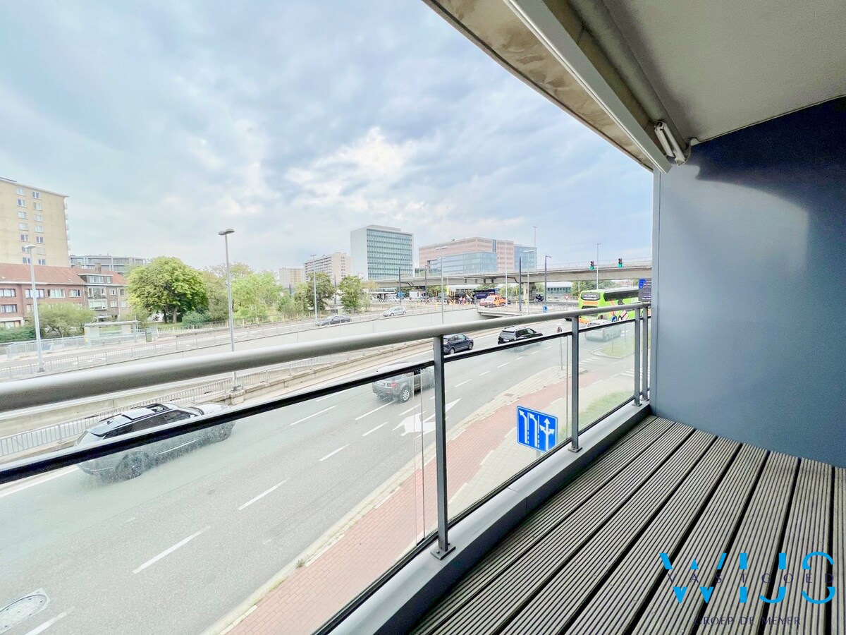 Energiezuinig 2 slaapkamerappartement met terras te Gent ! 