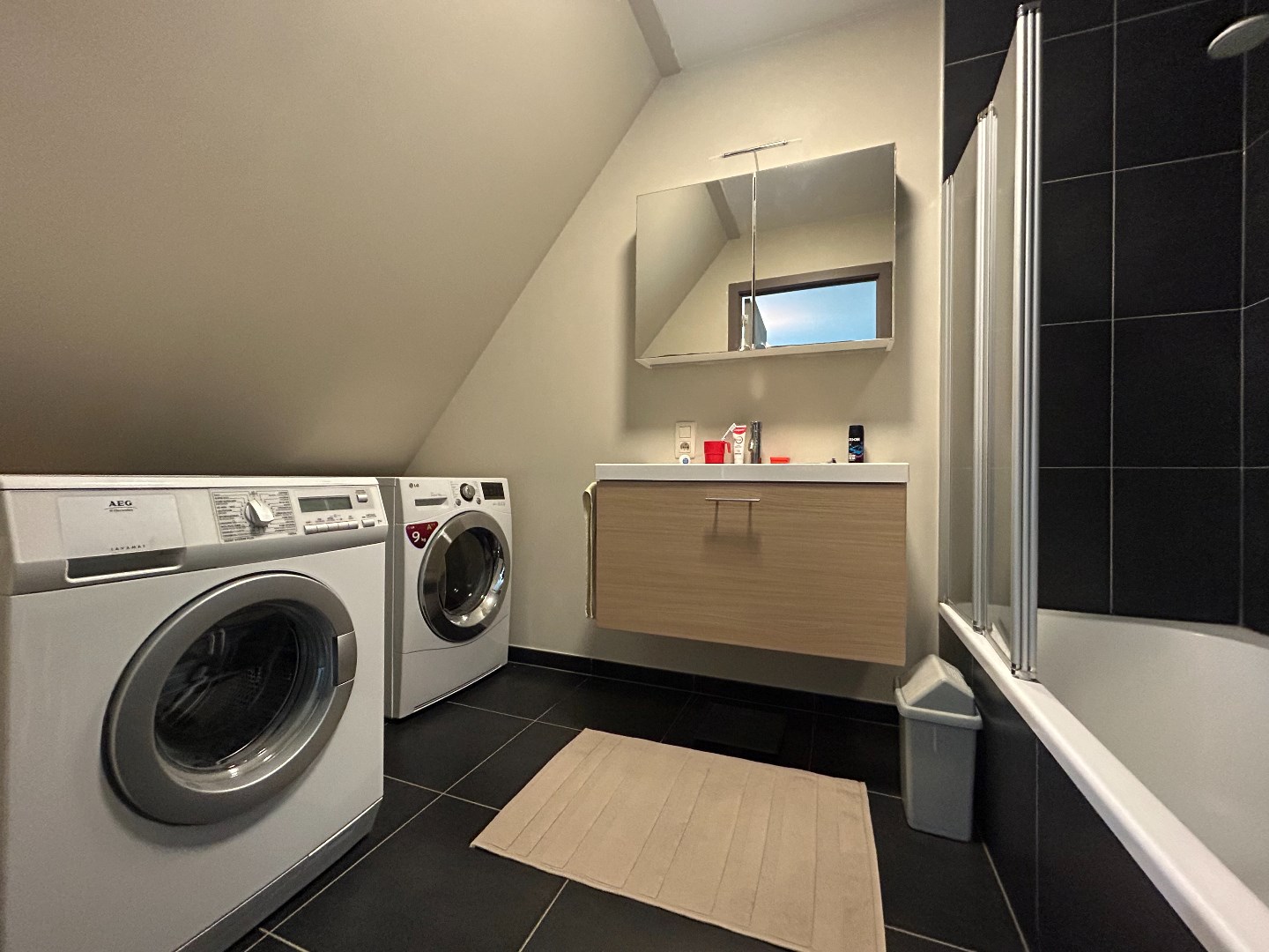 Recent, energiezuinig appartement met 1 slpk. in Geel 