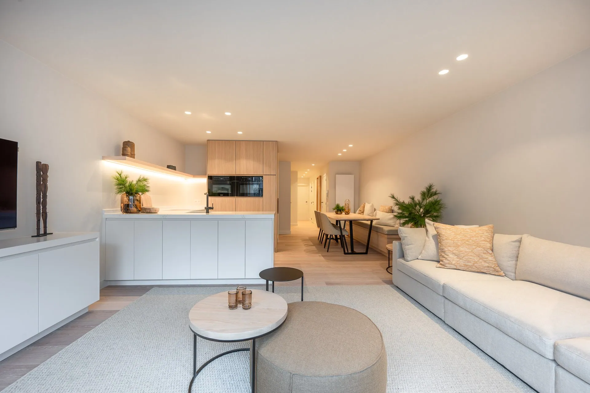 Appartement de 3 chambres rénové avec goût, situé au centre de l'avenue Lippens à Knokke.
