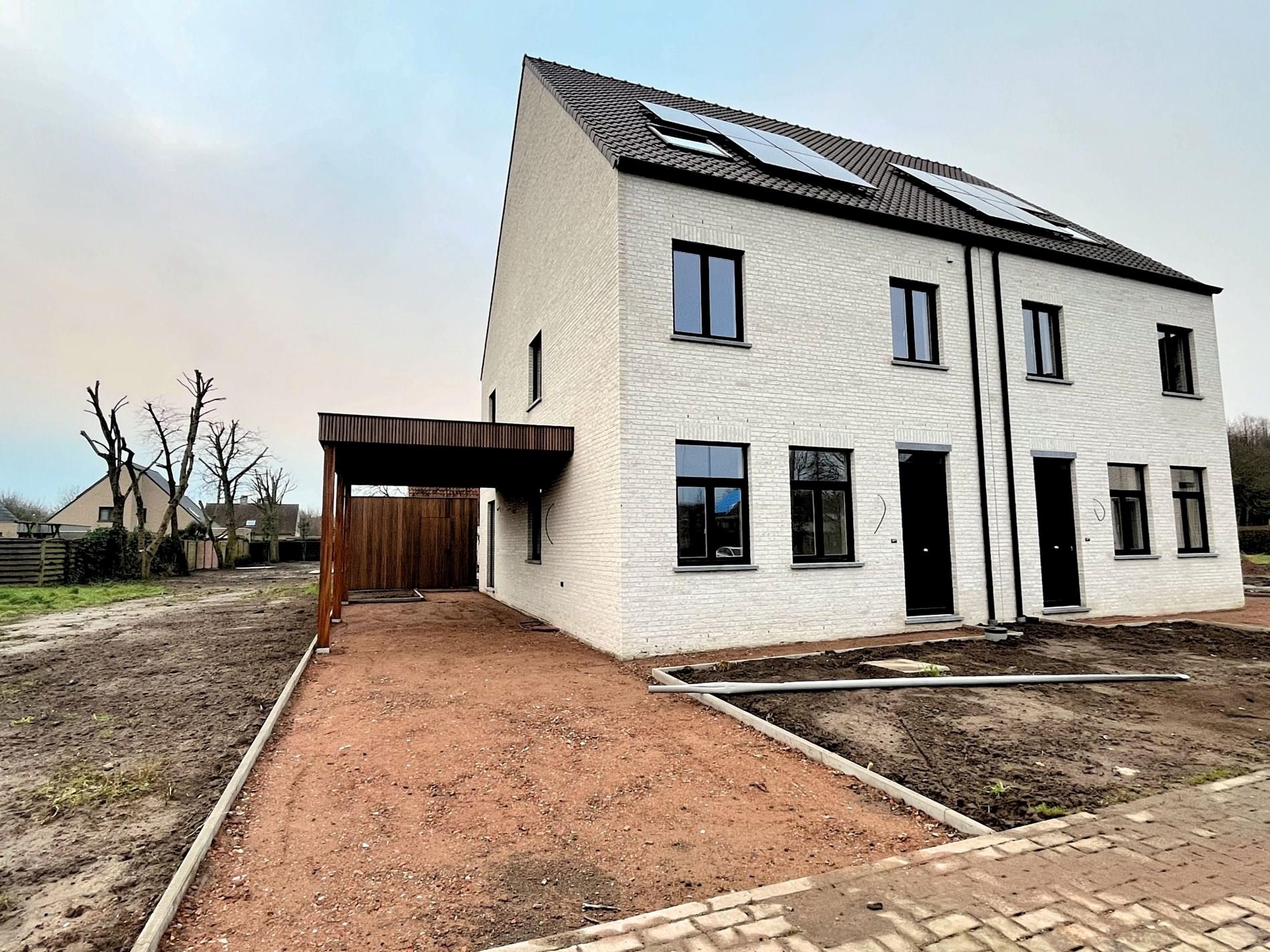 Maison neuve &#233;conome en &#233;nergie avec 4 chambres &#224; coucher compl&#232;tes, grand jardin avec beaucoup de places de parking situ&#233; &#224; Moerkerke 