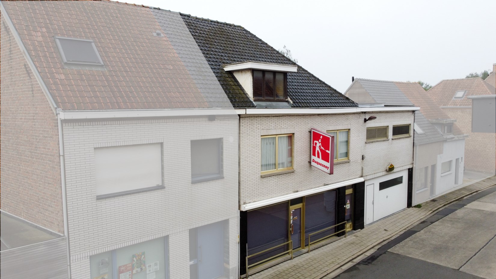 Ruime woning met aangebouwde bijruimte te Desselgem 