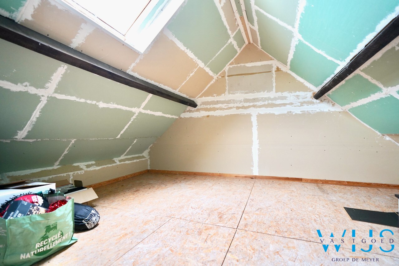 Instapklaar woonhuis op perceel van 450m&#178; te ERTVELDE ! 