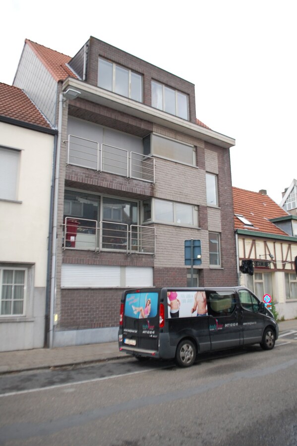 Zeer ruim en energiezuinig appartement met 2 slaapkamers en tuin. 