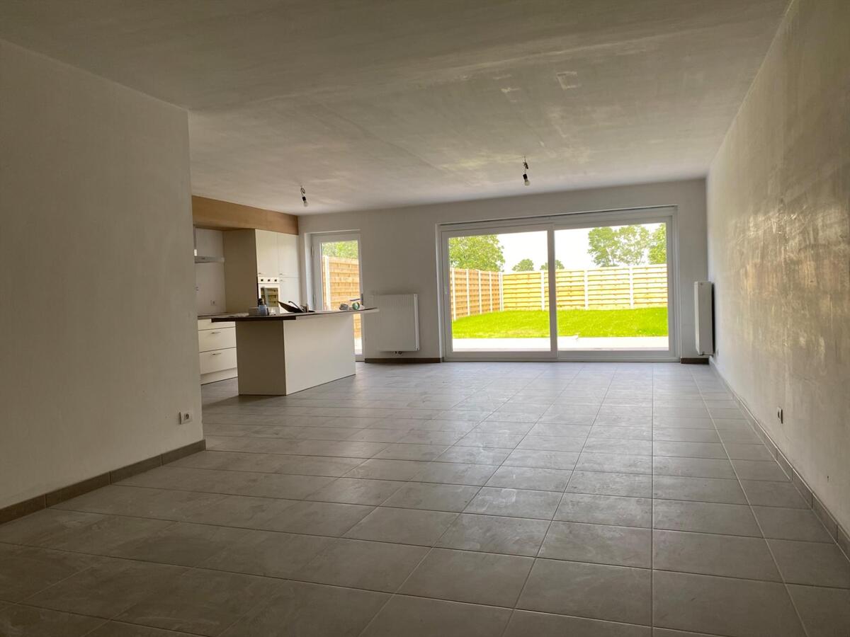 Nieuwbouwwoning met 3 slaapkamers en garage te Eernegem 