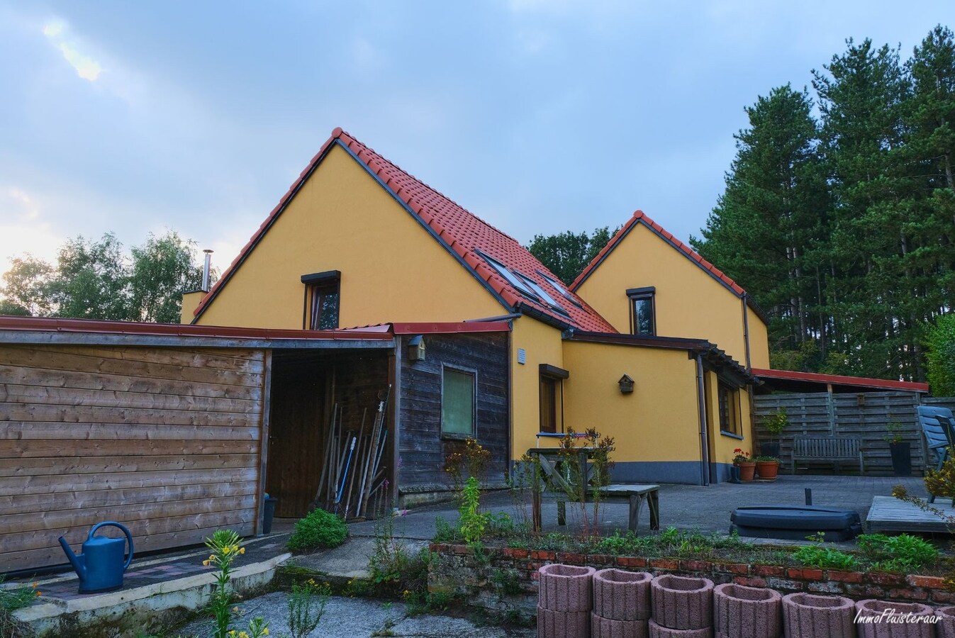 Gezellige woning midden in het groen op een perceel van ca. 1ha16 