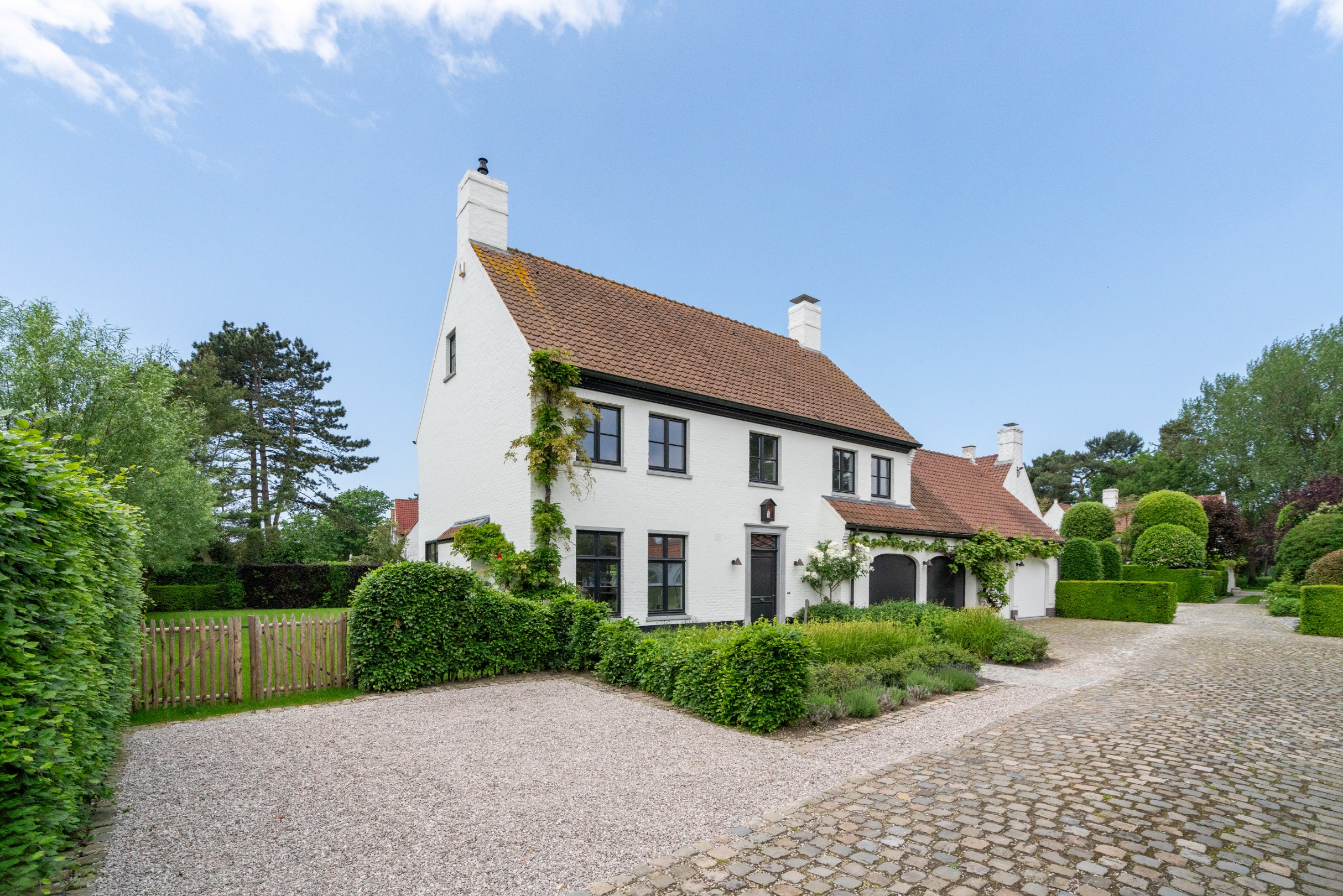 Magnifique villa r&#233;nov&#233;e situ&#233;e dans un emplacement unique au Zoute. 