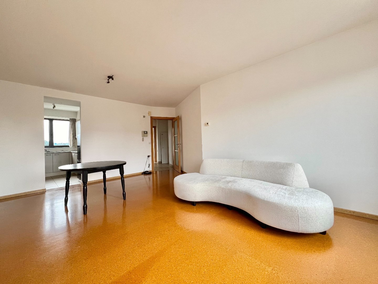 Ruim en lichtrijk appartement met 1 slpk, bew. opp. van 69m&#178; op zeer centrale ligging! 