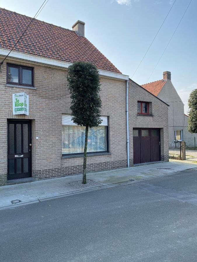 Woning met 3 slaapkamers en garage in rustige straat te Koekelare 