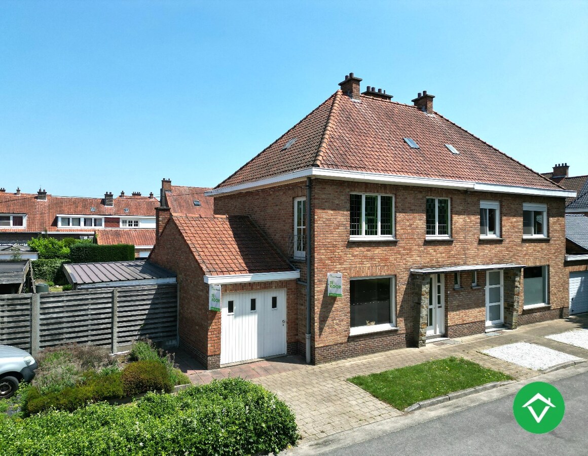Stevige woning met 3 slaapkamers, tuin en garage in een rustige wijk te Rumbeke 