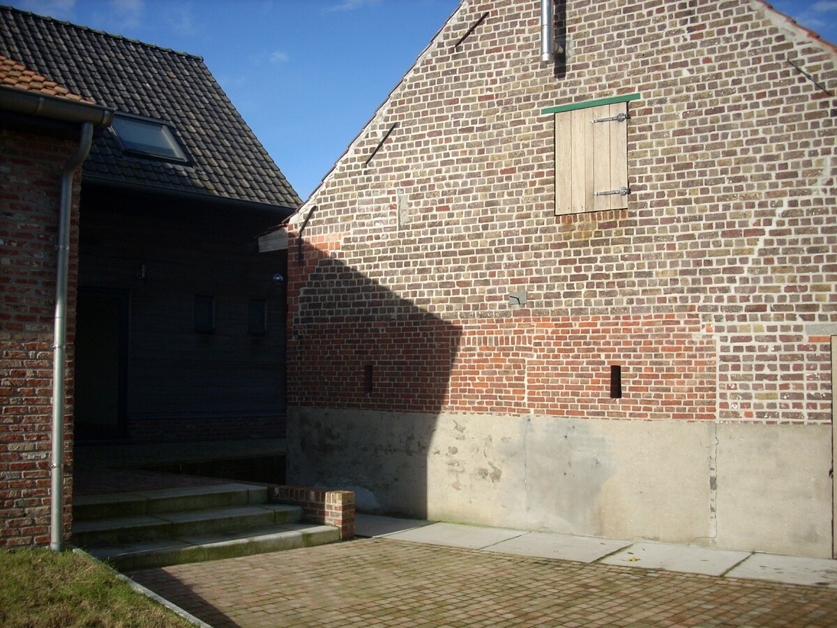 VERLAAGDE PRIJS: Rustig gelegen landhuis te koop te Sleidinge 