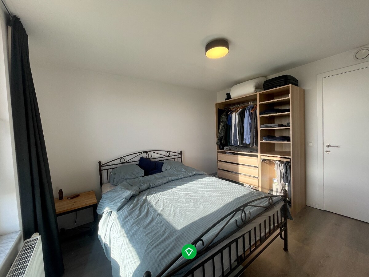 Lichtrijk, ruim appartement met &#233;&#233;n slaapkamer te Kortrijk 