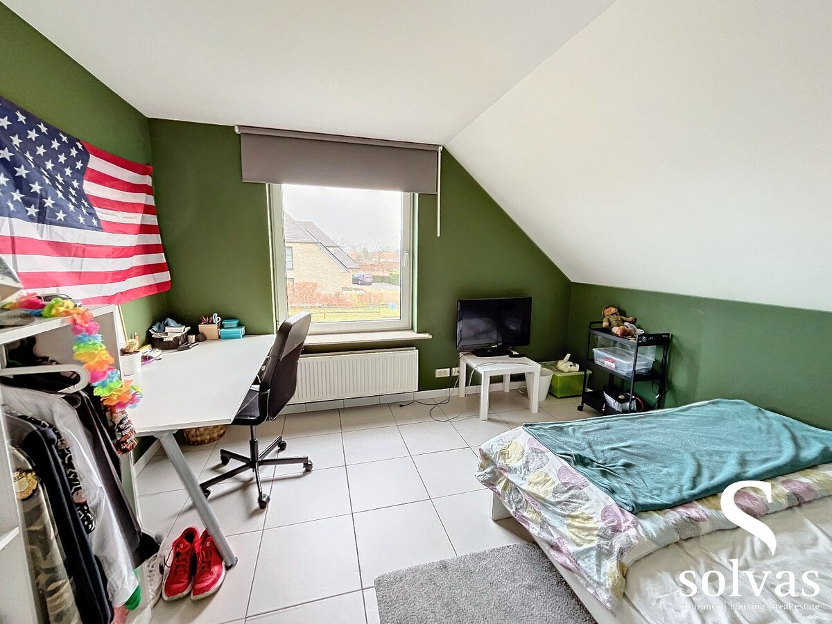Ruime woning met 4 slaapkamers in rustige straat te Sint-Joris (Beernem) 