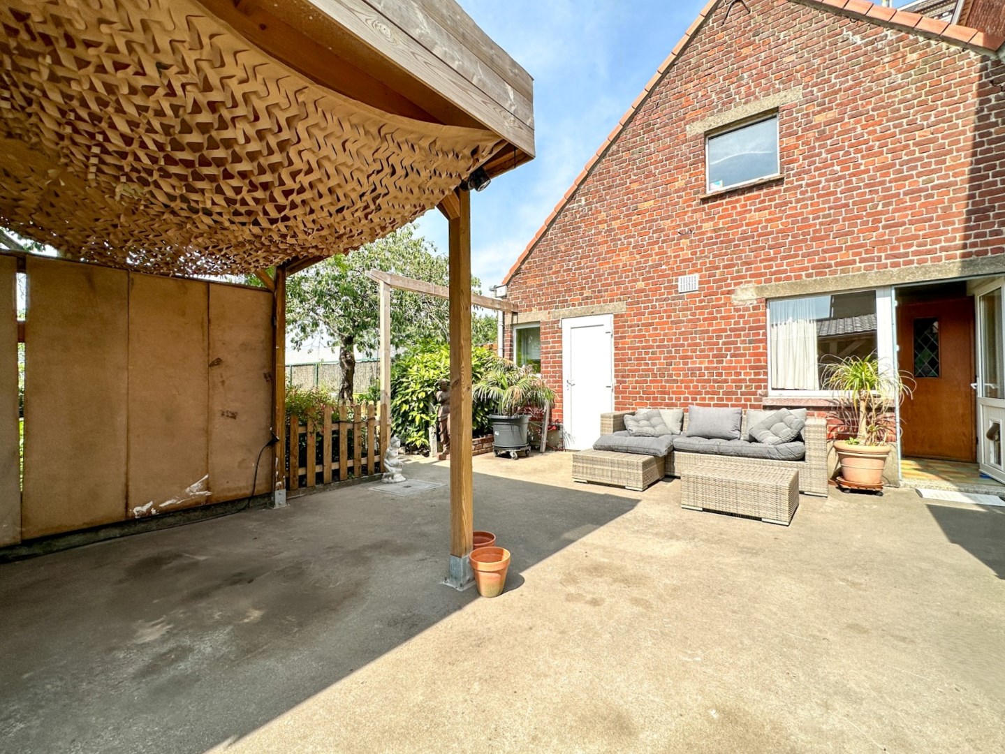 Woning met landelijk zicht, 3/4 slpk, garage, diepe tuin, potentieel! 
