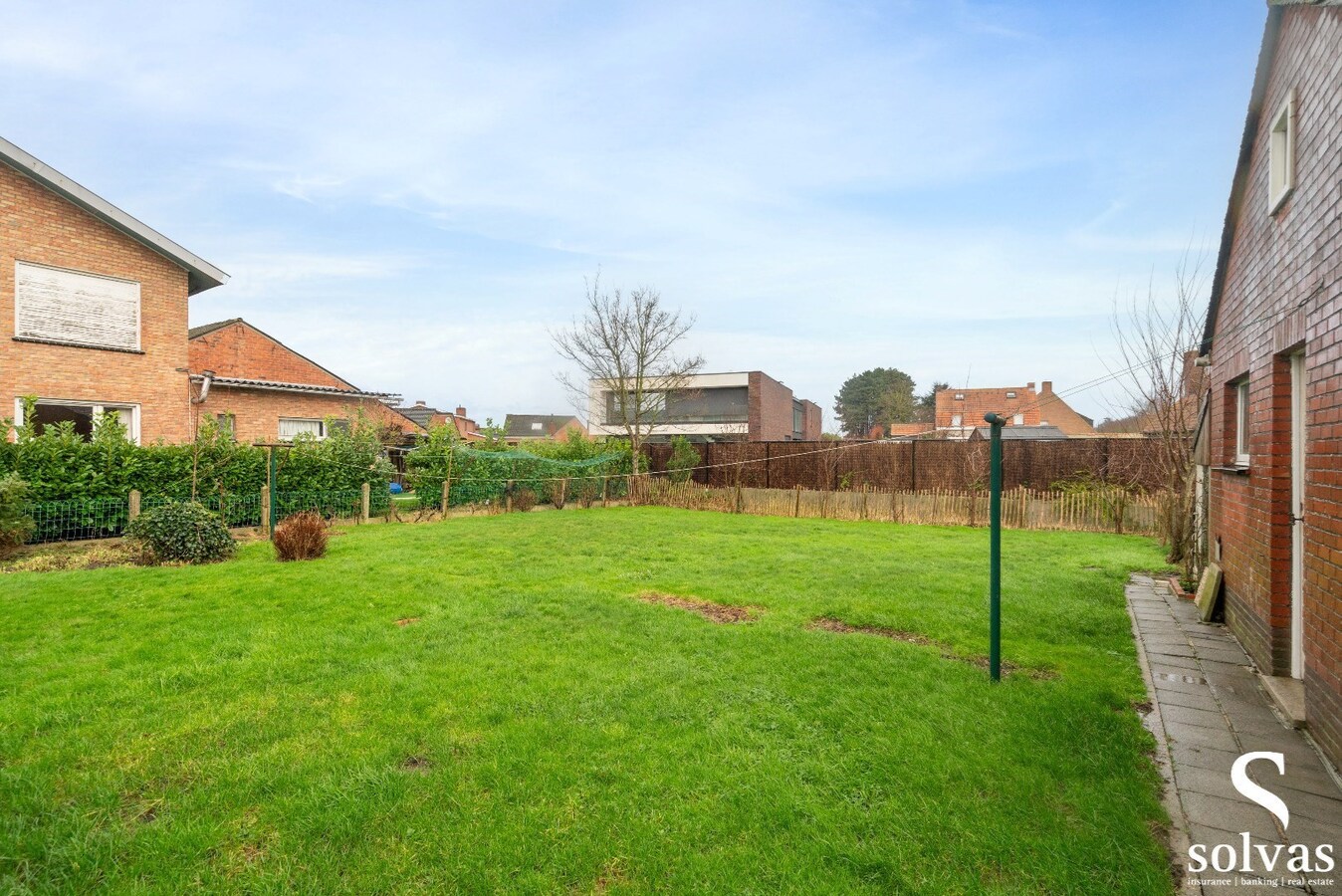 Woning te koop op rustige locatie met mooi perceel 