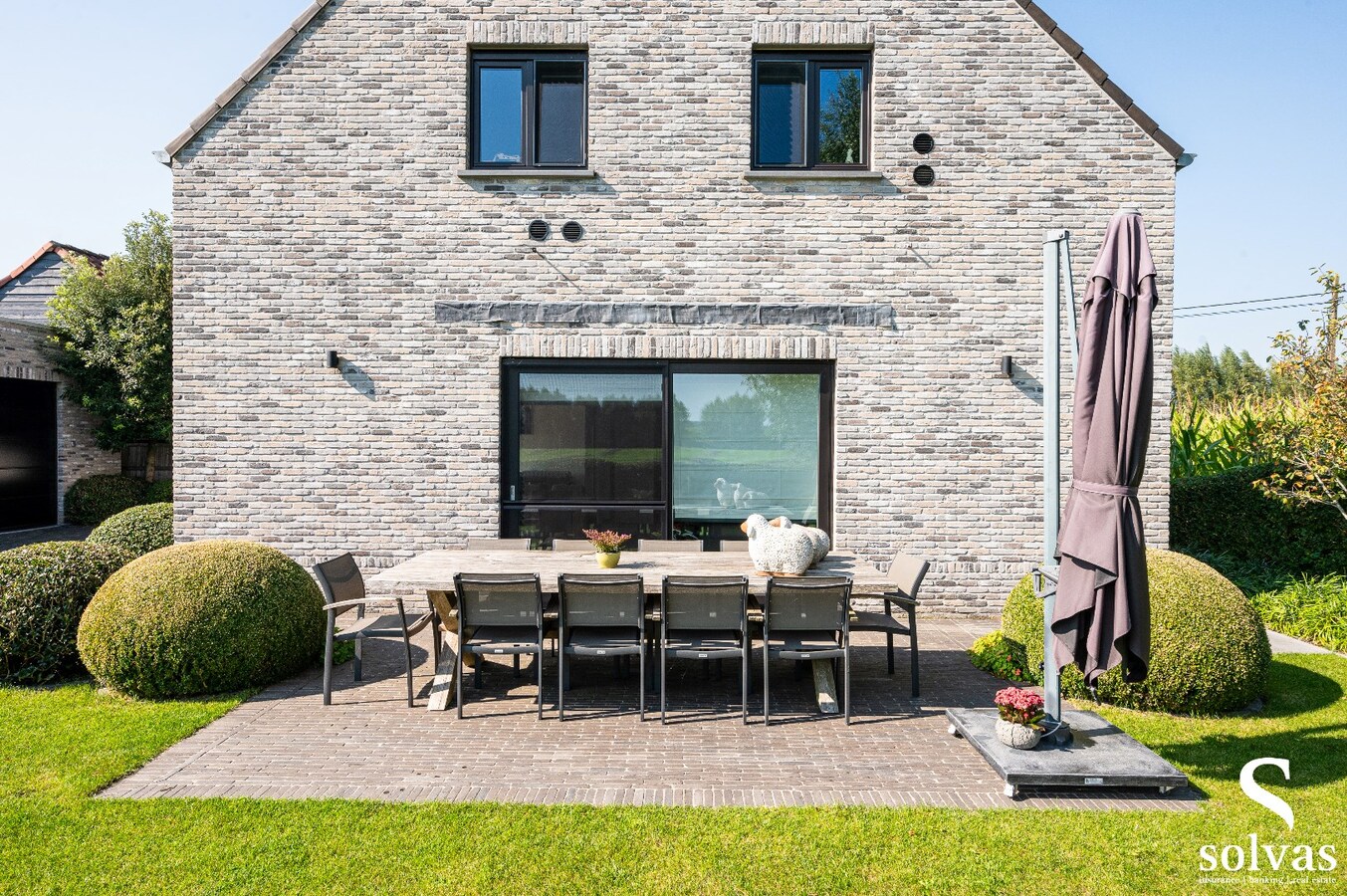 Moderne half open bebouwing met prachtige verzichten! 