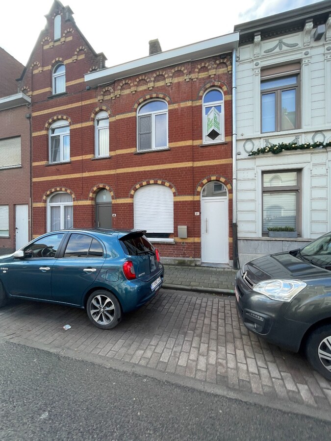 rijwoning met 2 slaapkamers en koer te Roeselare 