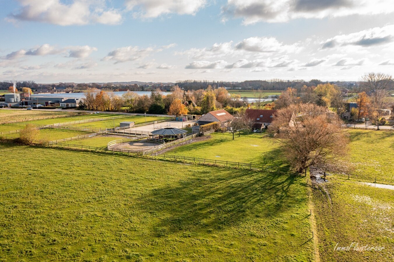 Exclusieve villa met paardenaccommodatie op ca. 1,3 ha te Sint-Katelijne-Waver 