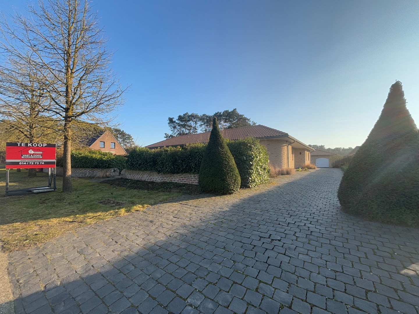 Instapklare zuiderse villa met 5 slpk. op 15a in rustige, groene omgeving te Balen 