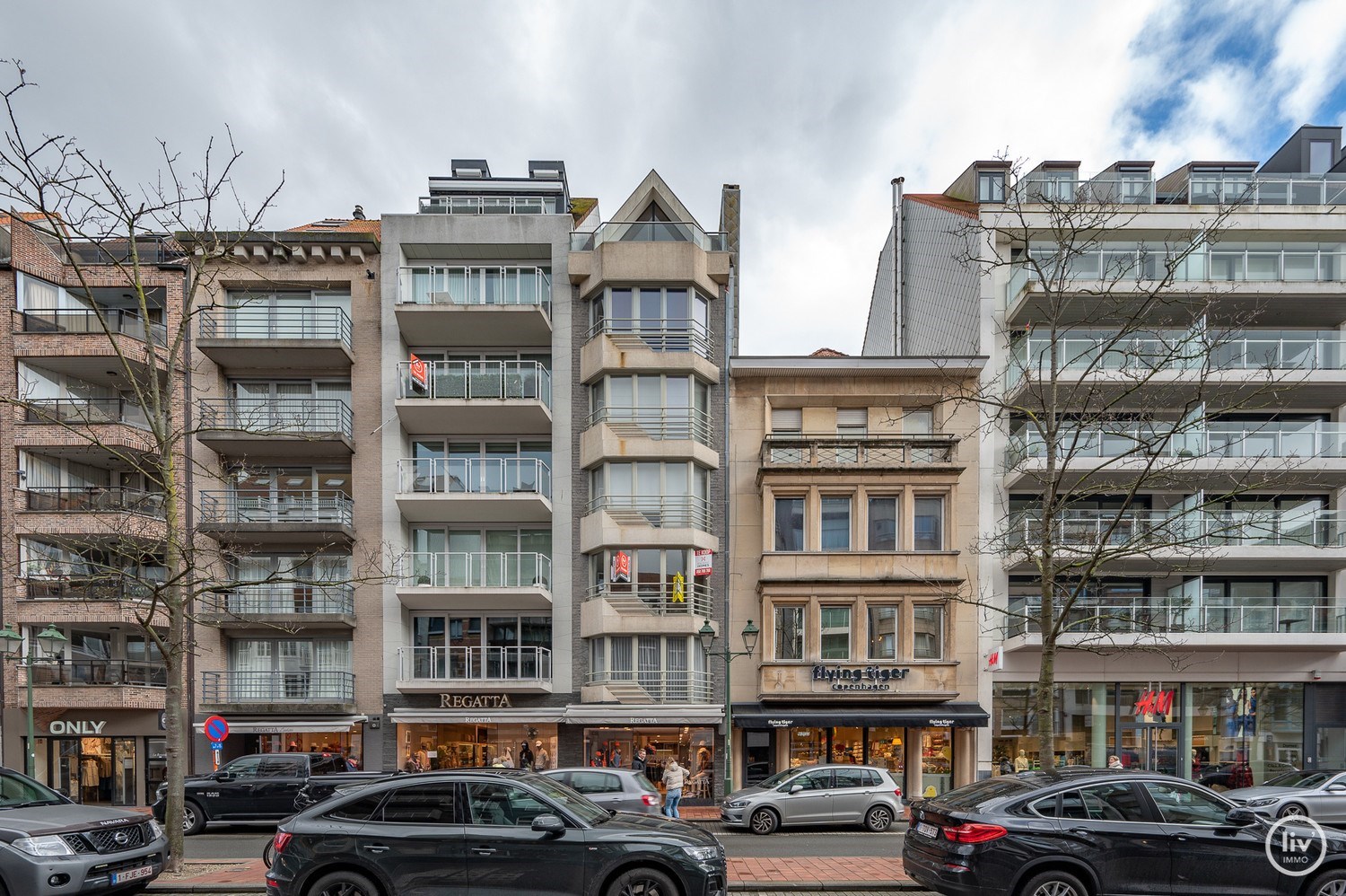 Aangenaam 2-slaapkamerappartement, centraal gelegen in de Lippenslaan te Knokke. 