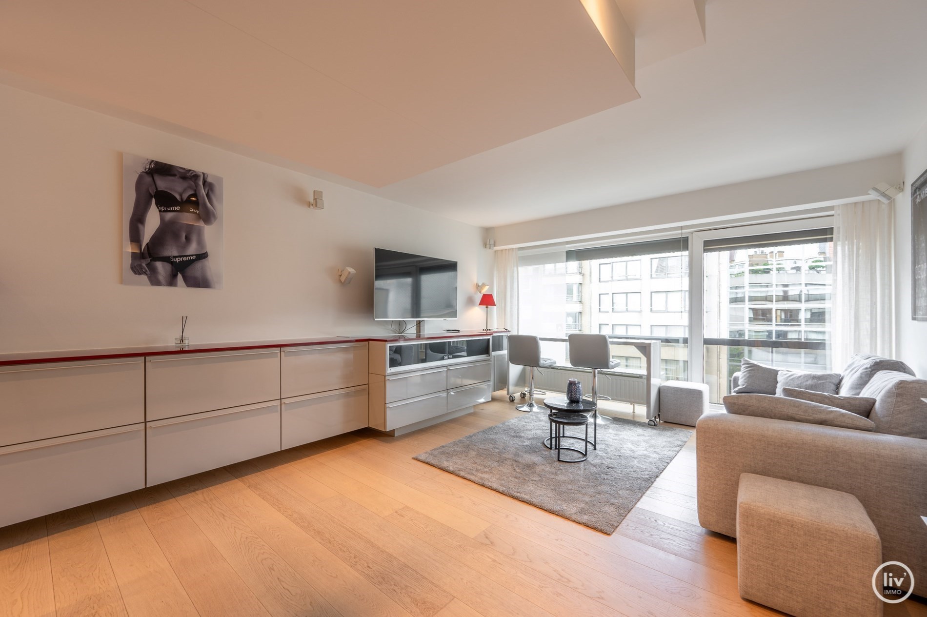 Beau studio bien am&#233;nag&#233;, situ&#233; dans l&#39;avenue Lippens &#224; quelques pas de la digue avec terrasse. 