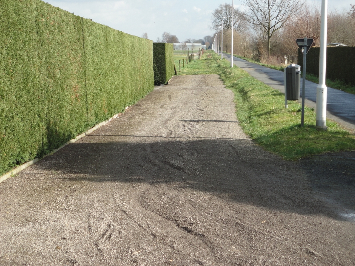 Mooie eengezinswoning met stallen en weide op ca. 0,75Ha te Moerbeke-Waas 