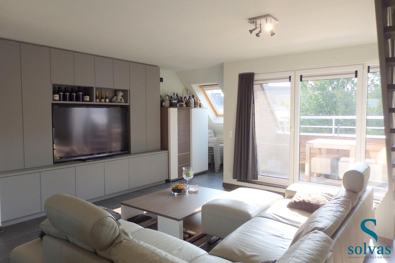 VERKOCHT! Duplex appartement in centrum Zomergem! 