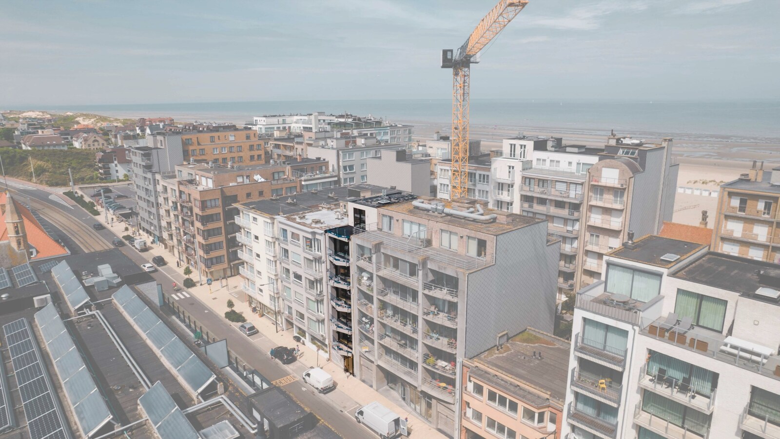 Res. DUNAS: 5 zongerichte luxe appartementen op een boogscheut van de zeedijk Oostduinkerke! 