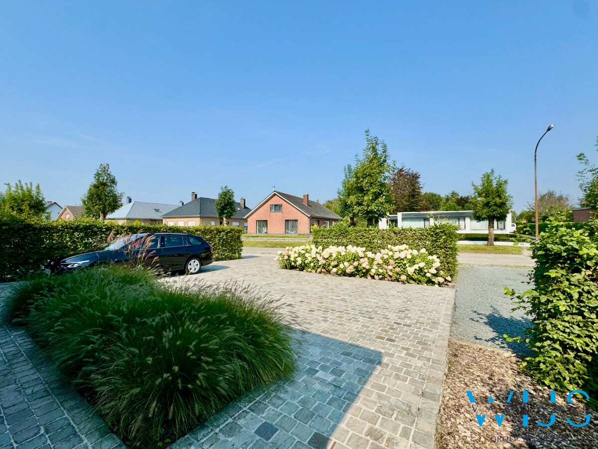 Schitterende gezinswoning op 835 m&#178; te Knesselare 