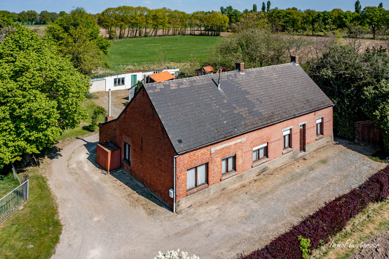 Te renoveren boerderij op ca. 8.112m2 te Geel 