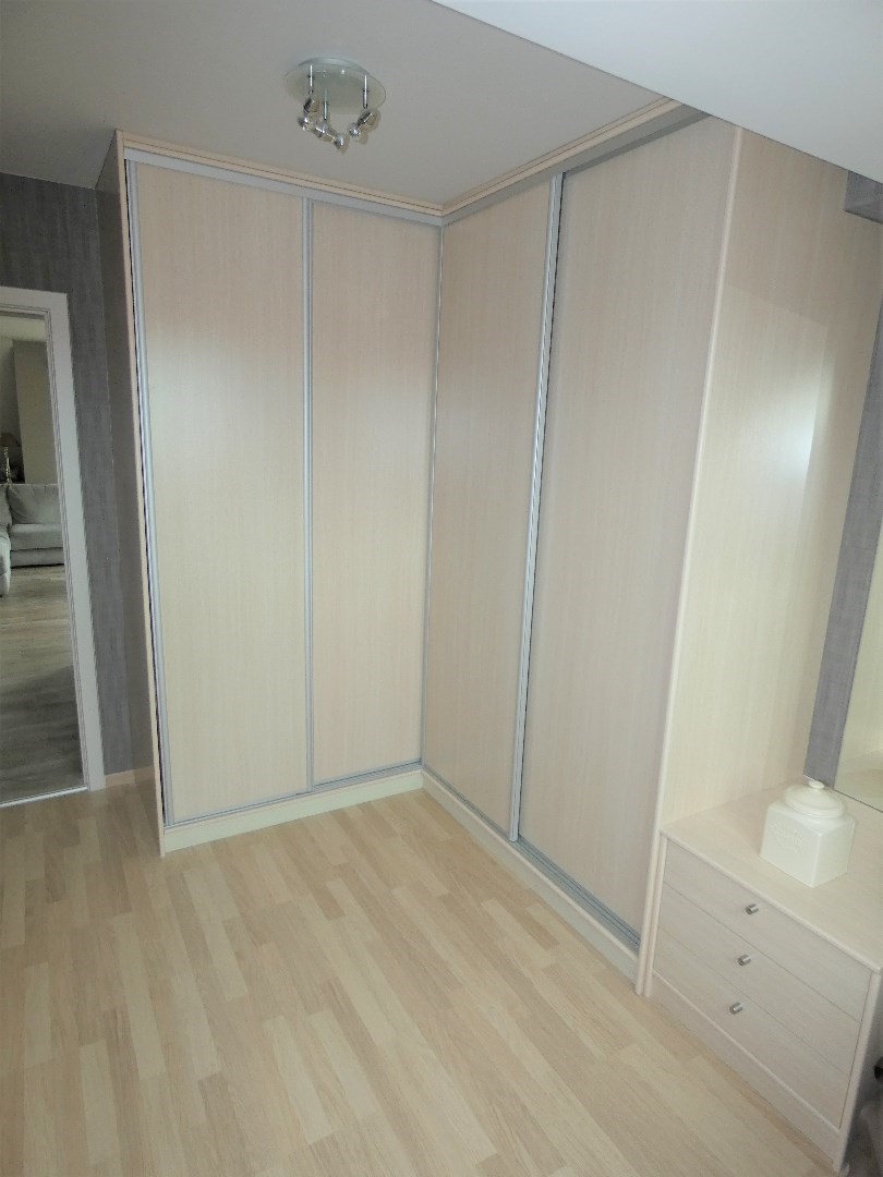 Appartement (104 m&#178;) met 2 slpk, 2 terrassen en garage, Eernegem. 