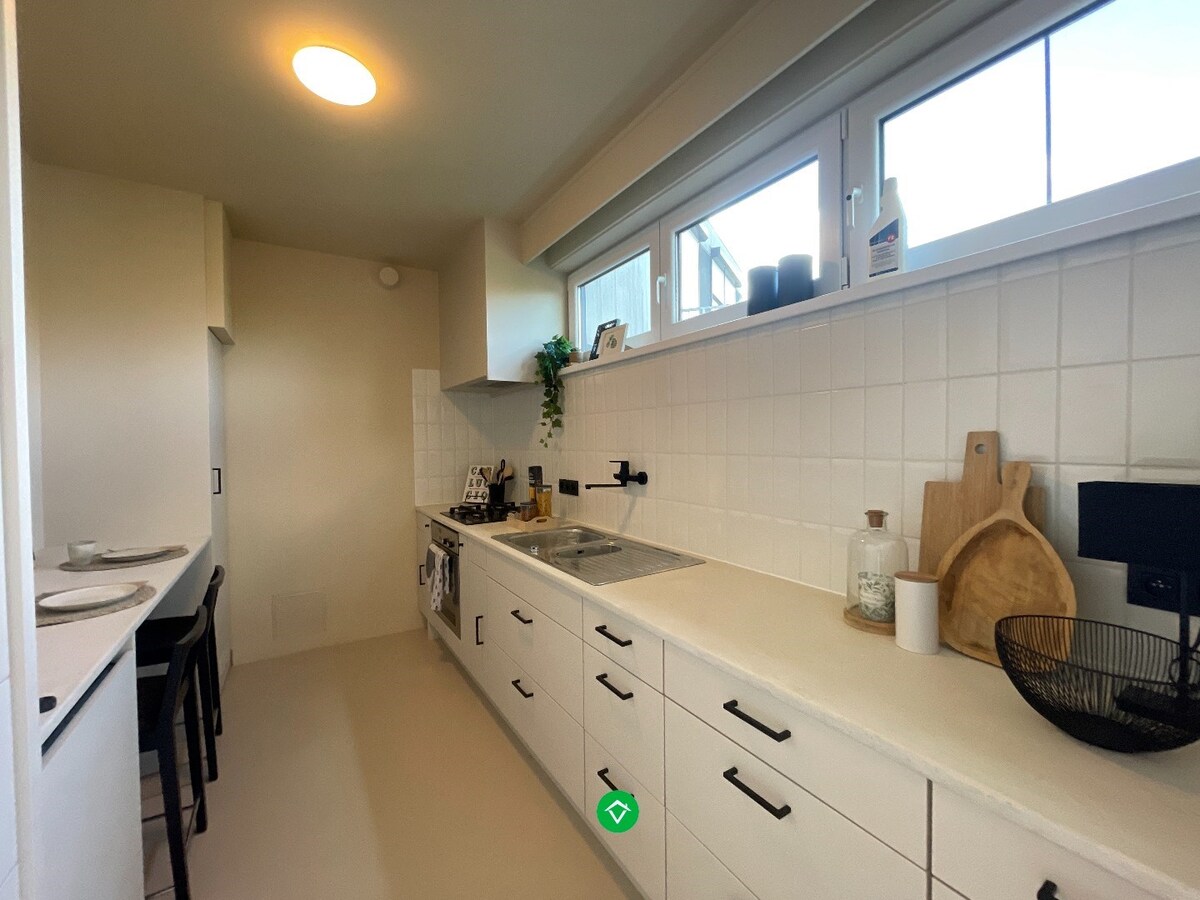 Prachtig ingericht appartement met 2 slaapkamers en terras te Roeselare 