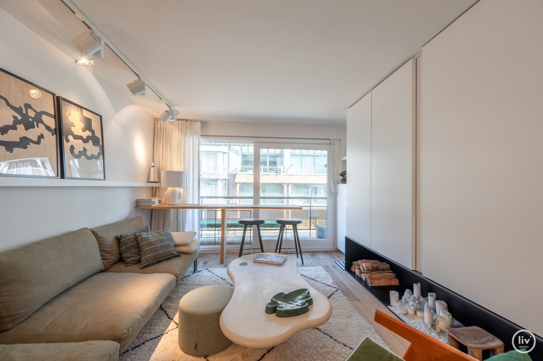 Top gerenoveerde studio met slaaphoek centraal gelegen op de Van bunnenlaan te Knokke. 