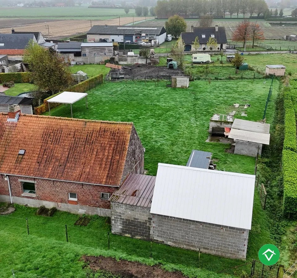 Rustig gelegen te renoveren woning in Torhout 