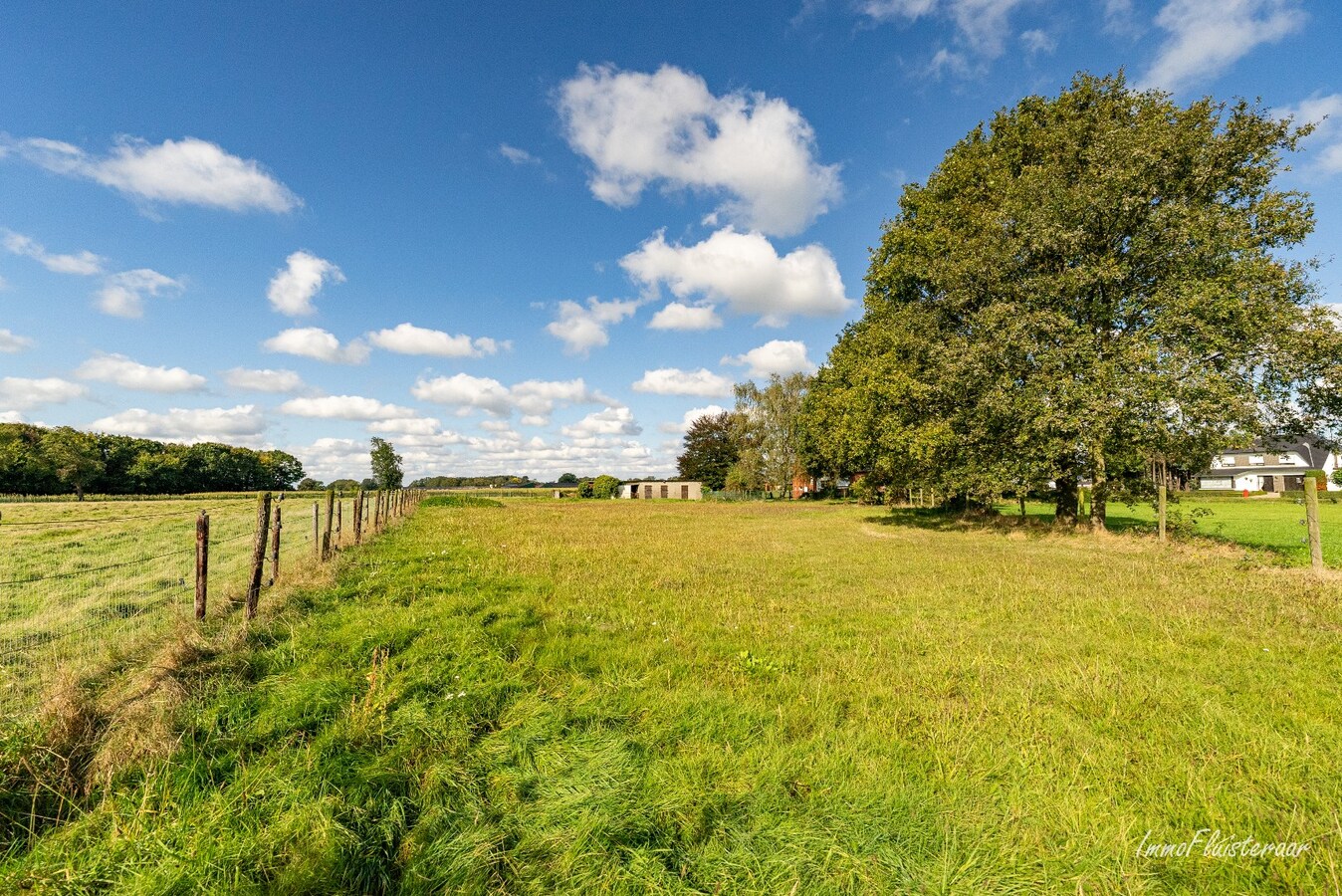 Maison &#224; r&#233;nover avec des &#233;curies et un pr&#233; de 4 153 m2 &#224; Morkhoven 